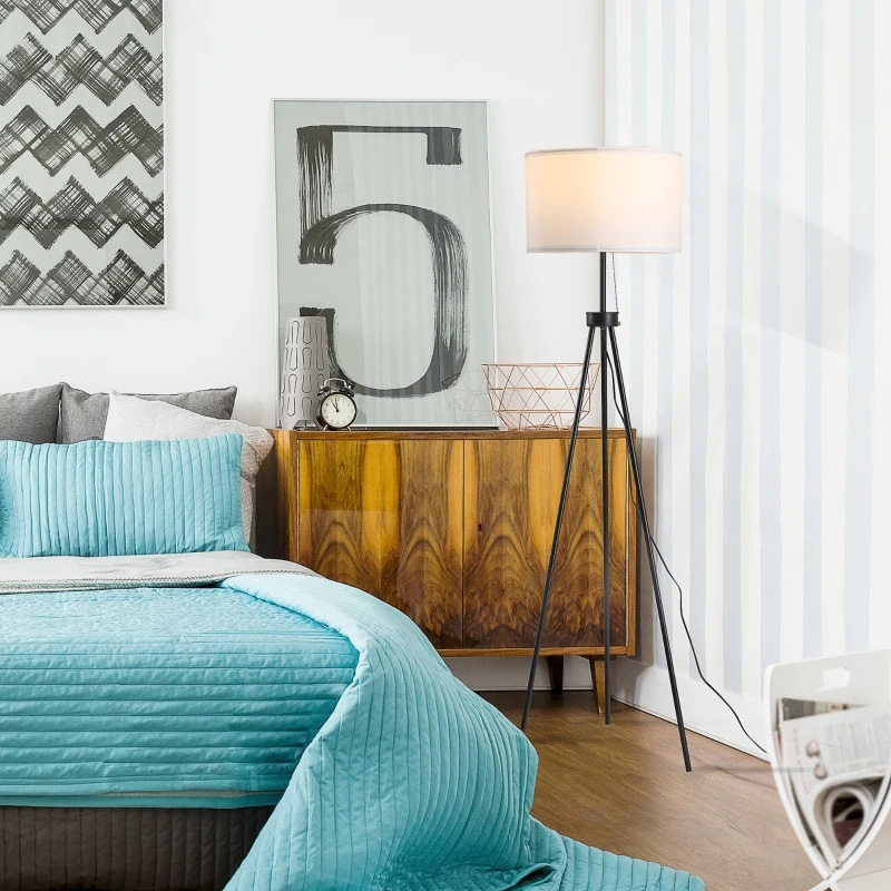 モダンな背の高いフロア読書灯、フットスイッチ ペダル付き